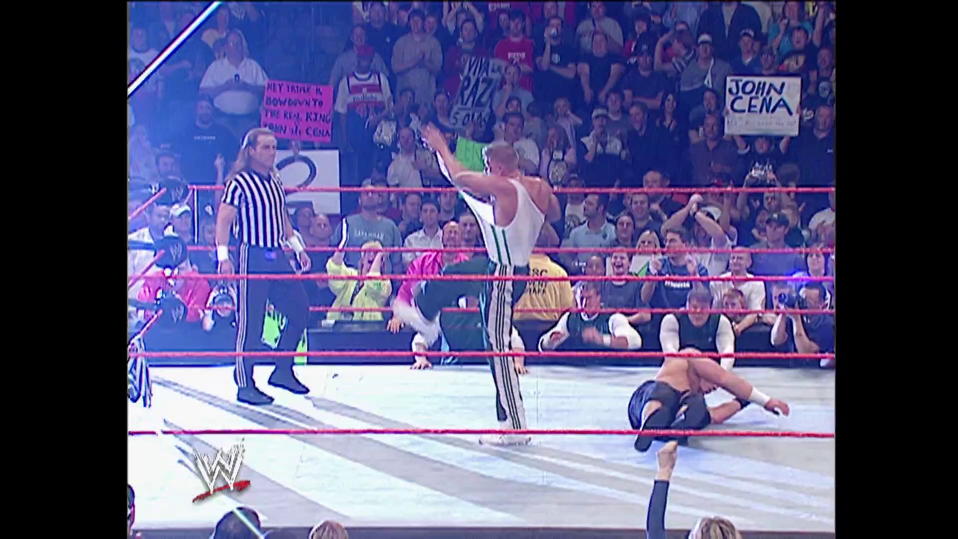 A frame from WWE Raw (May 1, 2006) at 1:29:28.